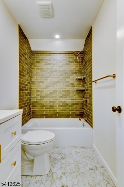 39 Old Road Ringwood, NJ 07456 - Photo 23 of 43 a bathroom with a toilet and a shower