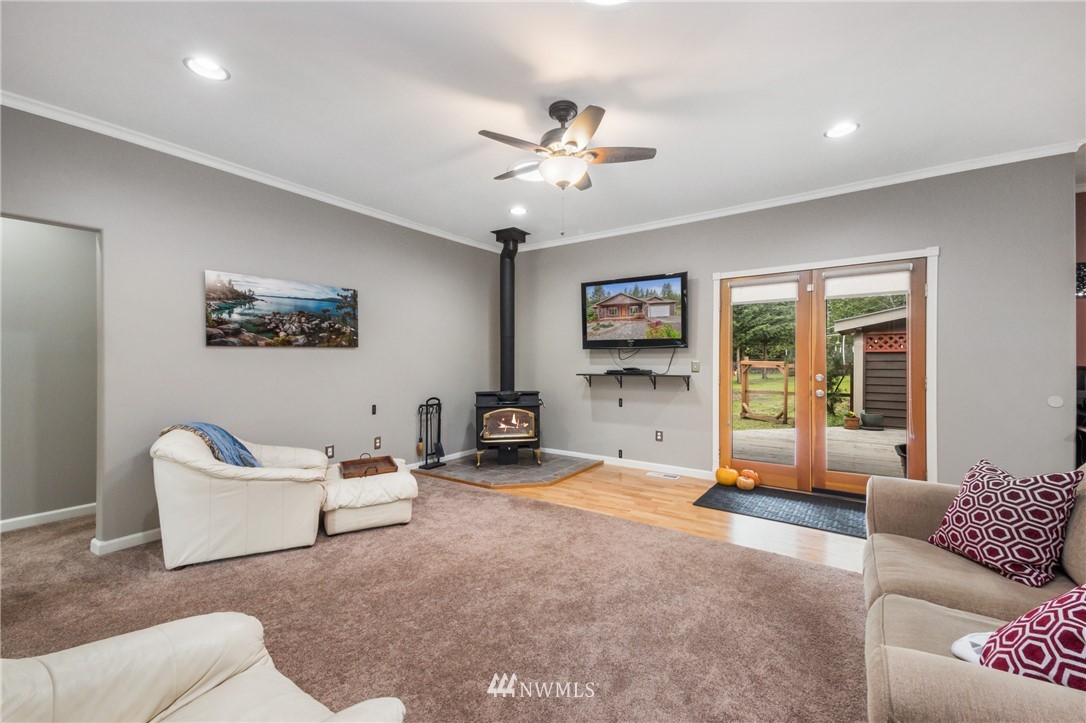 13838 Madrona Road Southwest Port Orchard, WA 98367 - Photo 4 of 25 Gallery Image 4