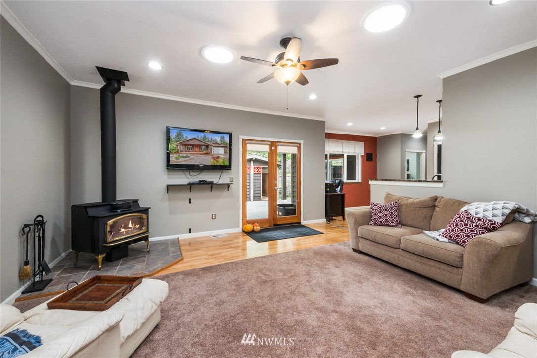 13838 Madrona Road Southwest Port Orchard, WA 98367 - Photo 5 of 25 Gallery Image 5