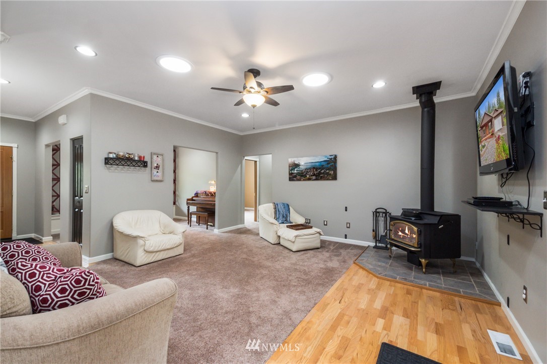 13838 Madrona Road Southwest Port Orchard, WA 98367 - Photo 6 of 25 Gallery Image 6