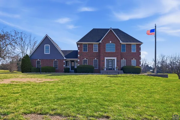 $615,000 | 6140 Southwest South Pointe Drive, Auburn, KS 66402