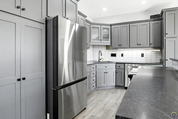 $615,000 | 6140 Southwest South Pointe Drive, Auburn, KS 66402