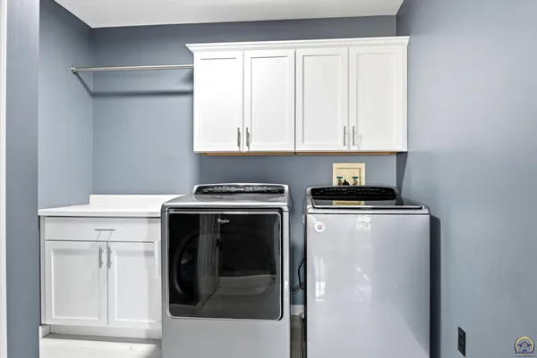 $615,000 | 6140 Southwest South Pointe Drive, Auburn, KS 66402