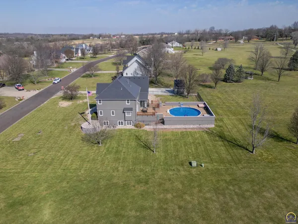 $615,000 | 6140 Southwest South Pointe Drive, Auburn, KS 66402