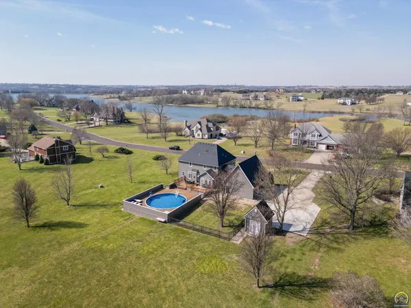 $615,000 | 6140 Southwest South Pointe Drive, Auburn, KS 66402