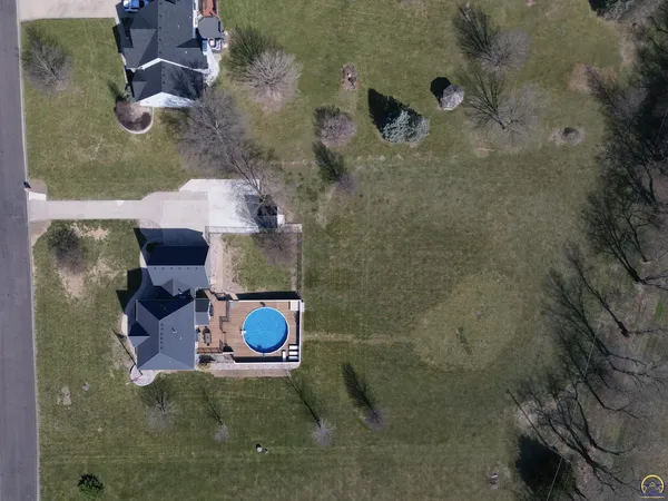 $615,000 | 6140 Southwest South Pointe Drive, Auburn, KS 66402