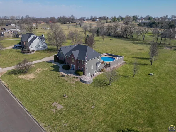 $615,000 | 6140 Southwest South Pointe Drive, Auburn, KS 66402