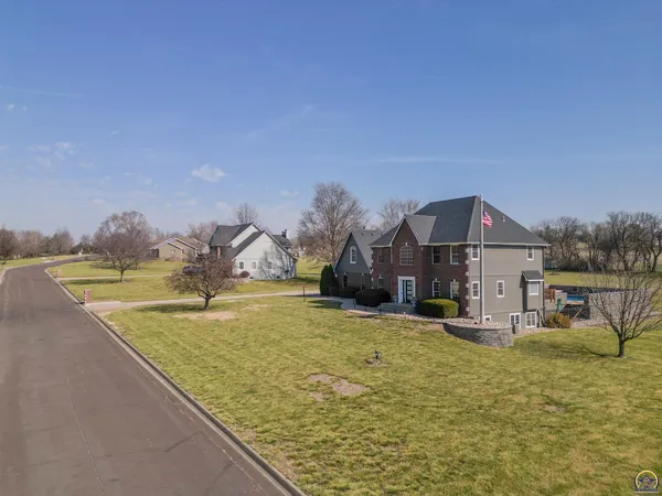 $615,000 | 6140 Southwest South Pointe Drive, Auburn, KS 66402