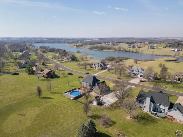 $615,000 | 6140 Southwest South Pointe Drive, Auburn, KS 66402