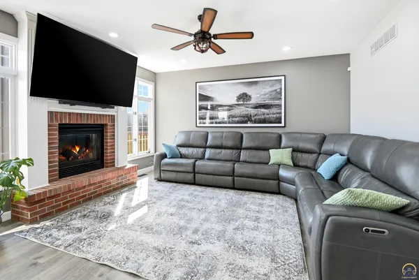 $615,000 | 6140 Southwest South Pointe Drive, Auburn, KS 66402