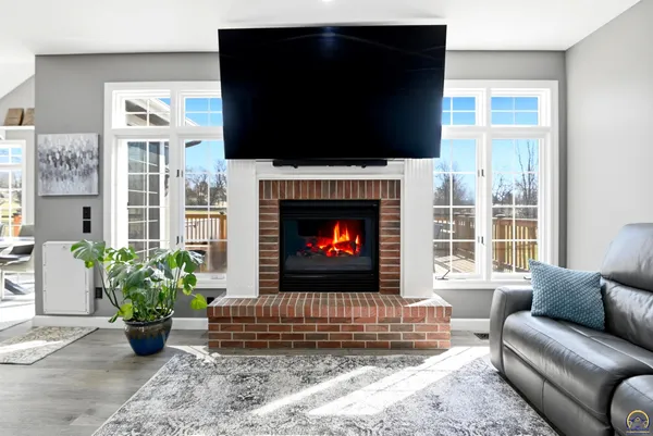 $615,000 | 6140 Southwest South Pointe Drive, Auburn, KS 66402