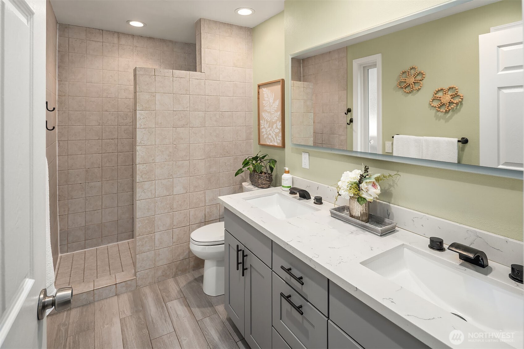 14404 146th Place Southeast Renton, WA 98059 - Photo 17 of 40