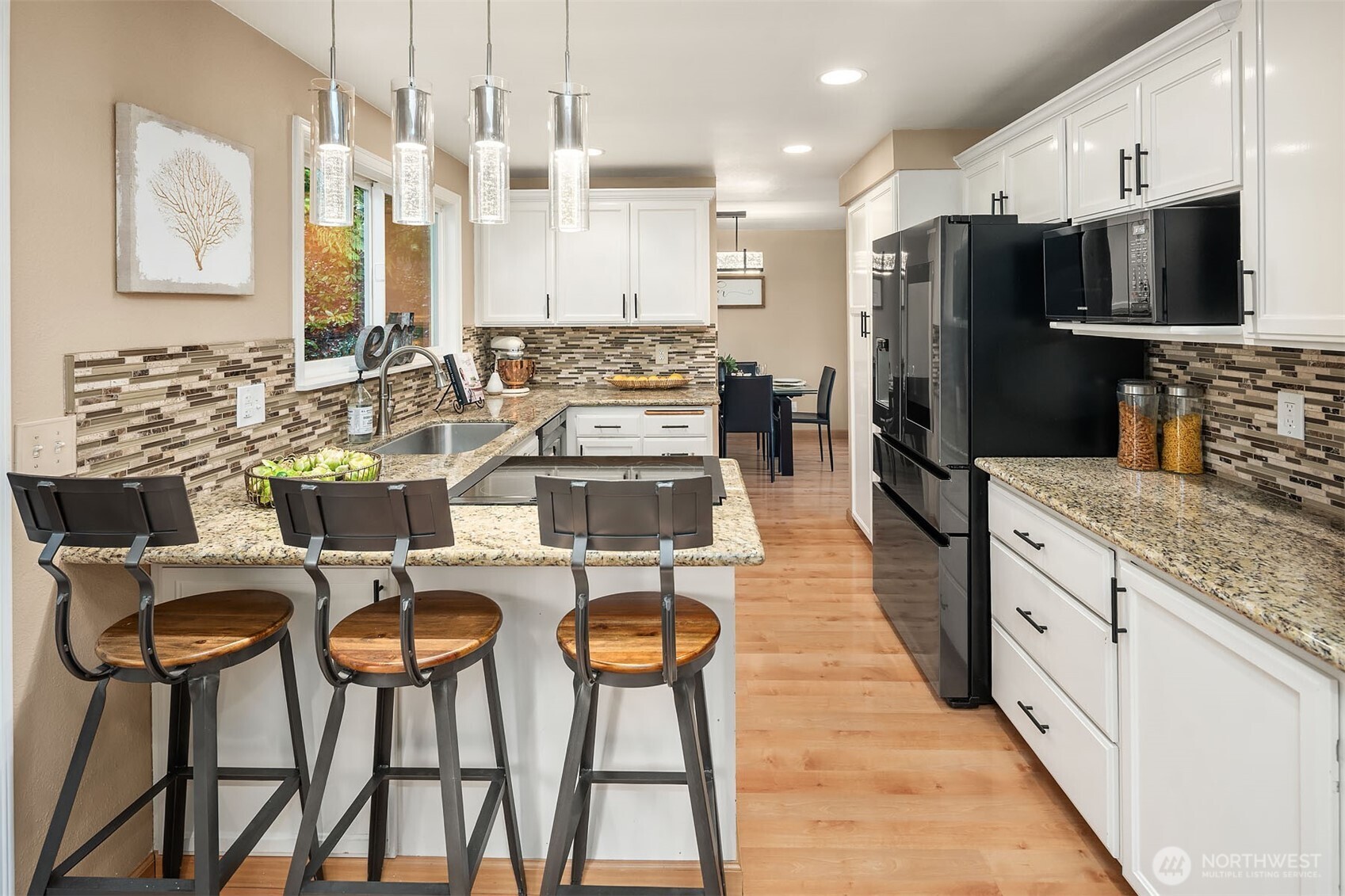 14404 146th Place Southeast Renton, WA 98059 - Photo 8 of 40
