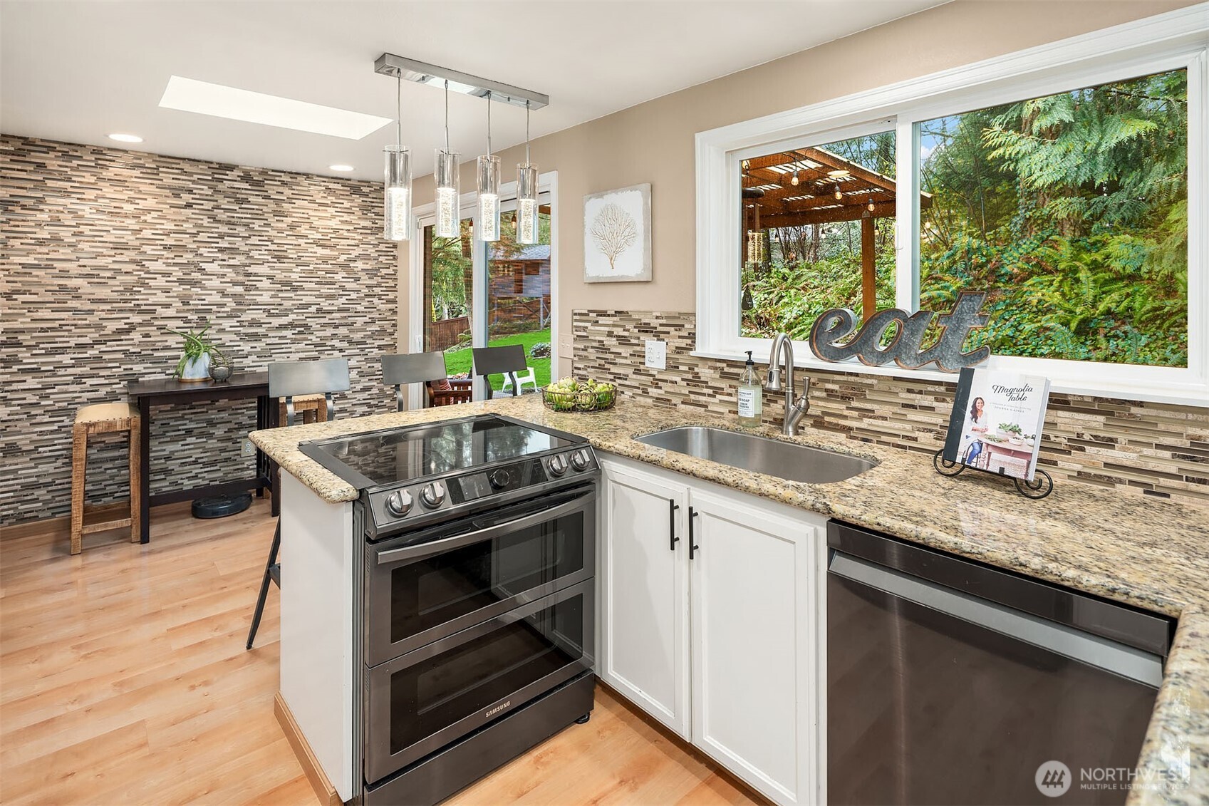 14404 146th Place Southeast Renton, WA 98059 - Photo 9 of 40