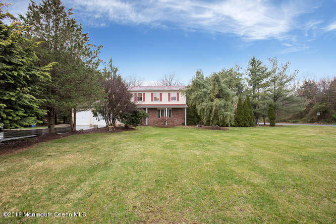 476 Diamond Road Jackson, NJ 08527 - Photo 33 of 37 a front view of a house with a yard