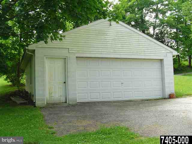 927 North Mcdermott Road Fawn Grove, PA 17321 - Photo 11 of 14 Gallery Image 11