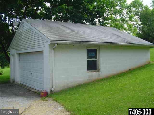 927 North Mcdermott Road Fawn Grove, PA 17321 - Photo 12 of 14 Gallery Image 12