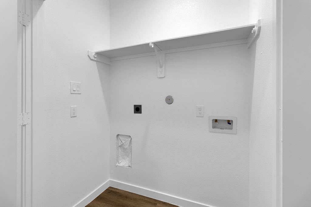 104 Runnels Street Willis, TX 77378 - Photo 19 of 27 a bathroom with a shower