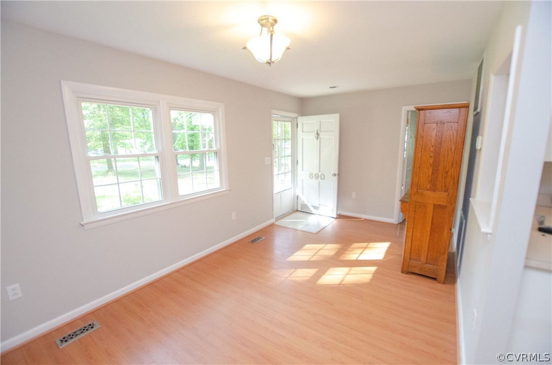 690 Coachpoint Road Hartfield, VA 23071 - Photo 4 of 21 Gallery Image 4