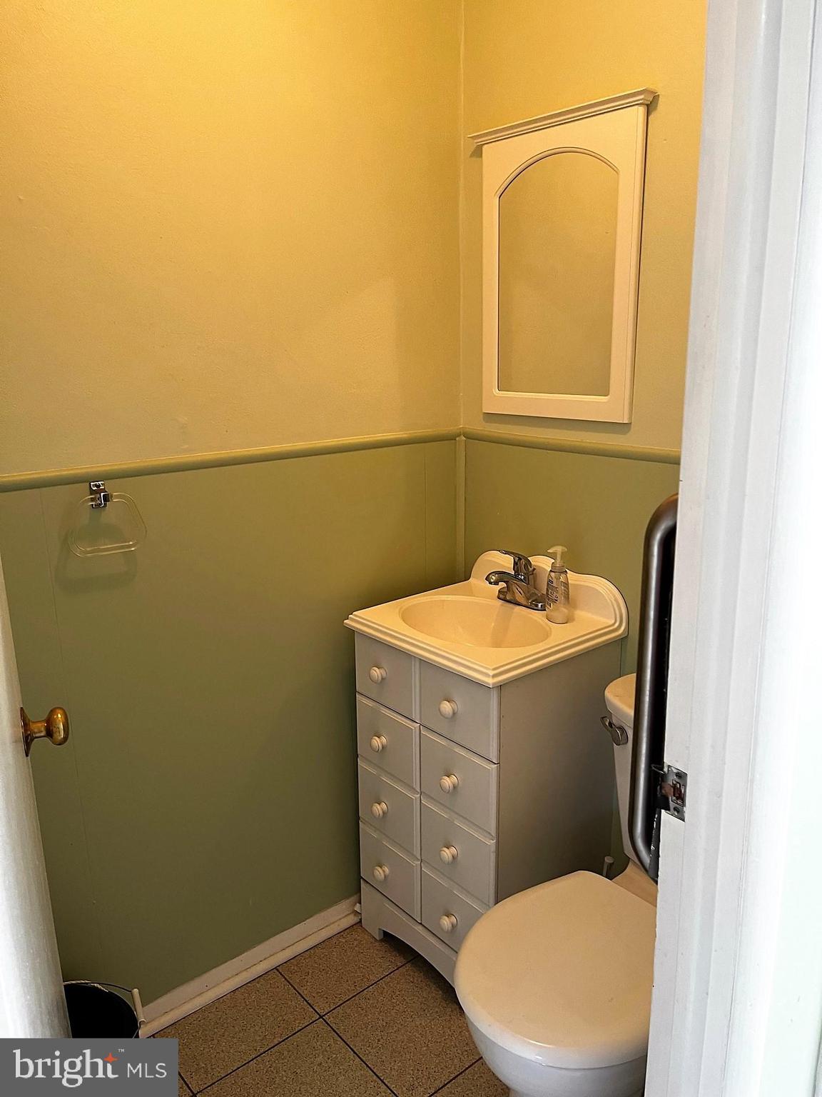 156 Hickory Hill Road Philadelphia, PA 19154 - Photo 12 of 26 Powder Room
