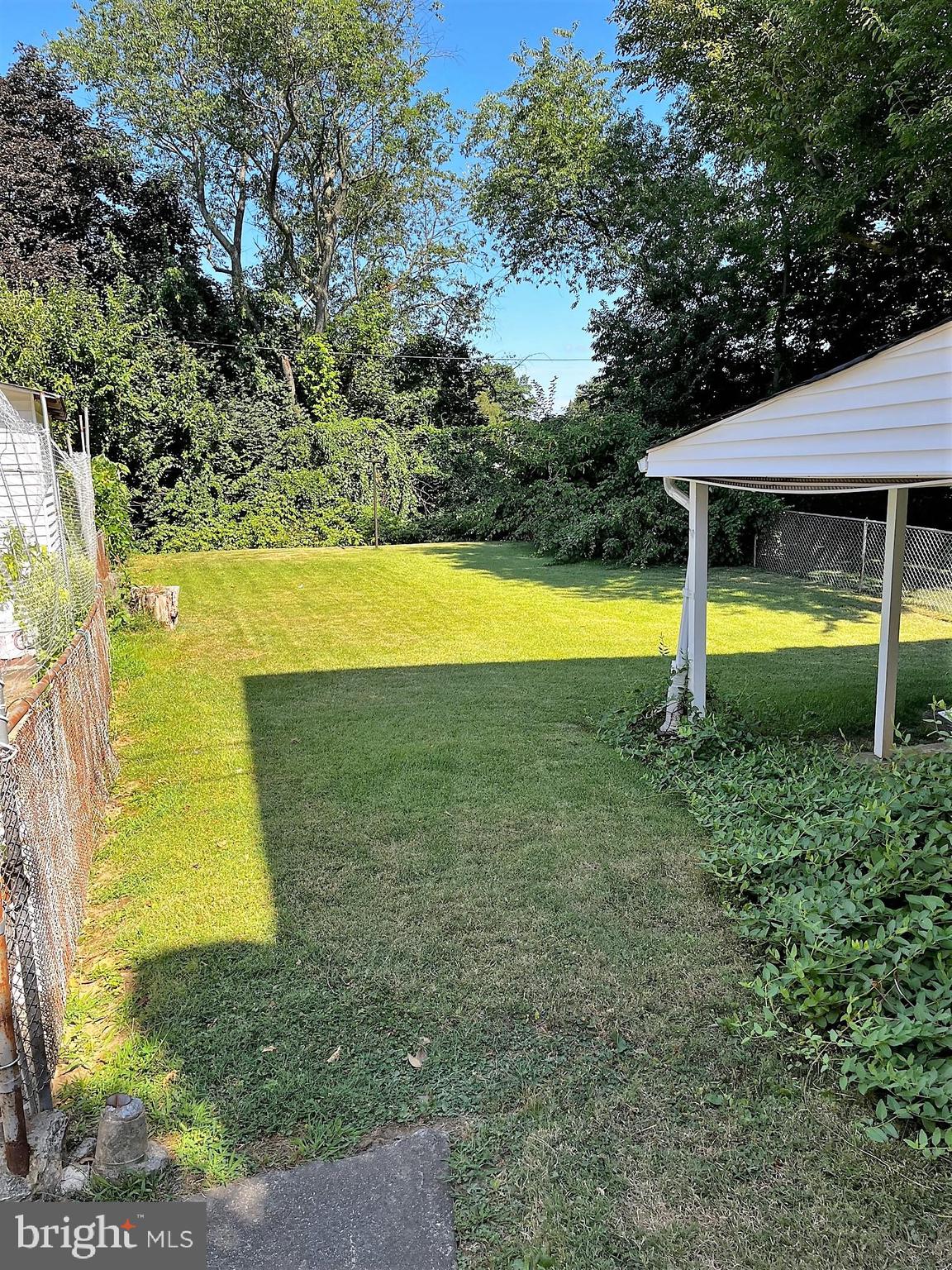 156 Hickory Hill Road Philadelphia, PA 19154 - Photo 3 of 26 View of back yard