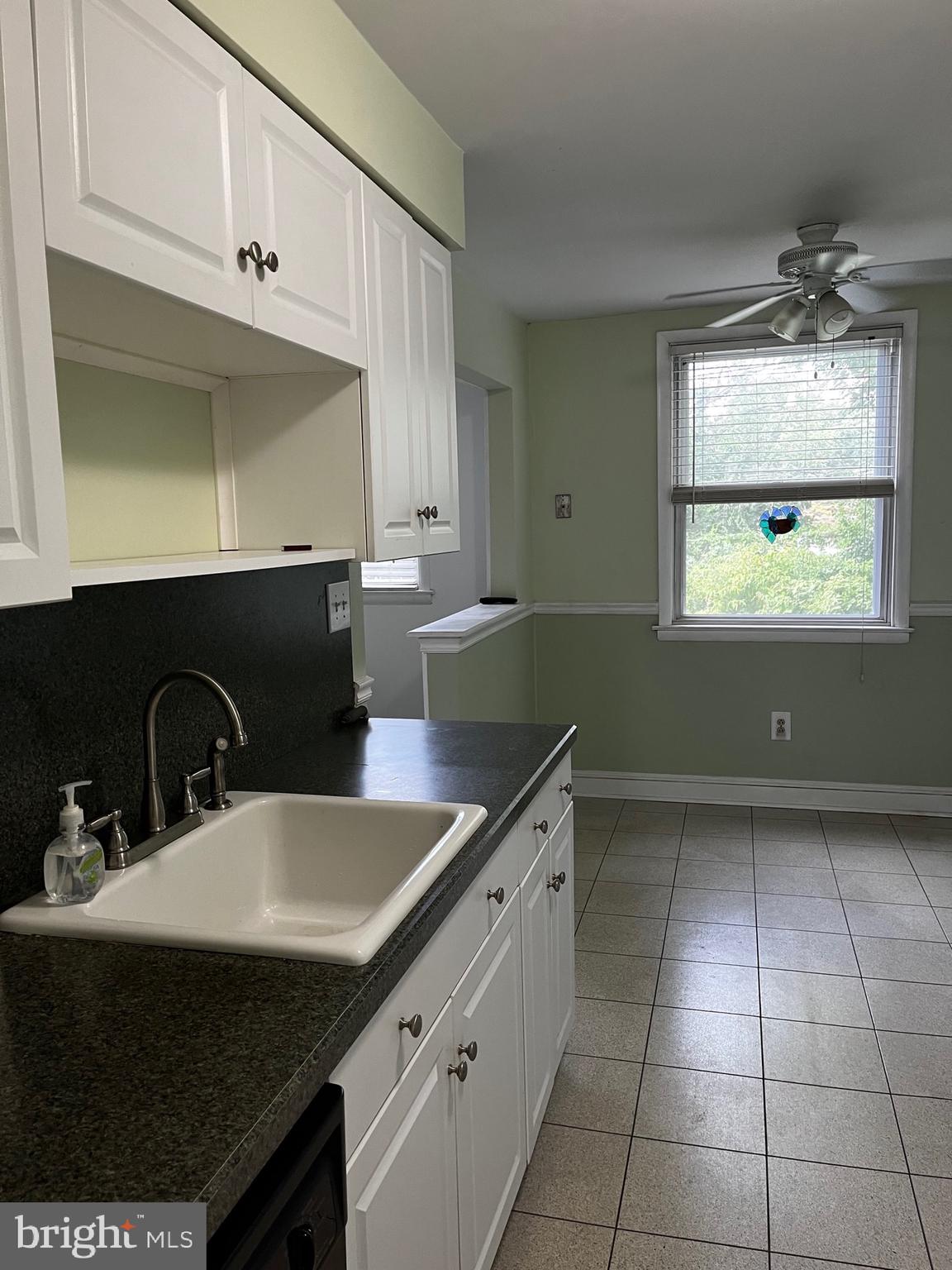 156 Hickory Hill Road Philadelphia, PA 19154 - Photo 8 of 26 Kitchen