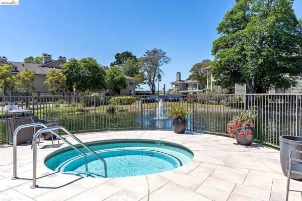 $328,000 | 79 Lakeshore Court, Richmond, CA 94804