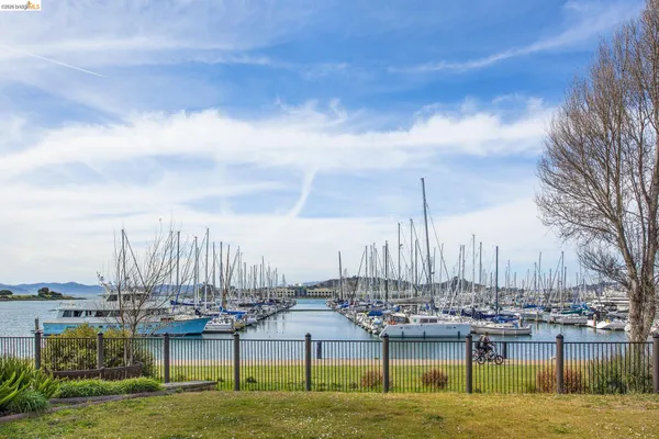 $328,000 | 79 Lakeshore Court, Richmond, CA 94804