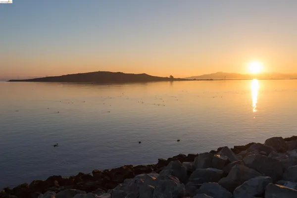 $328,000 | 79 Lakeshore Court, Richmond, CA 94804