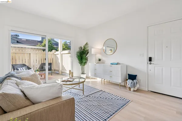 $328,000 | 79 Lakeshore Court, Richmond, CA 94804