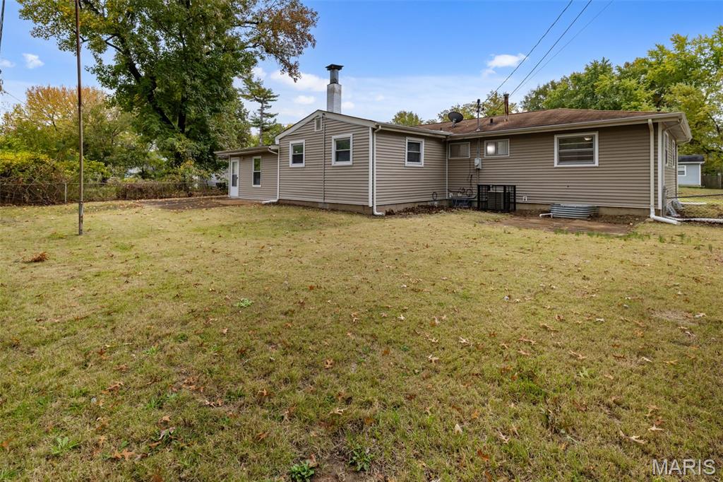 1433 Farmview Avenue St. Louis, MO 63138 - Photo 46 of 48