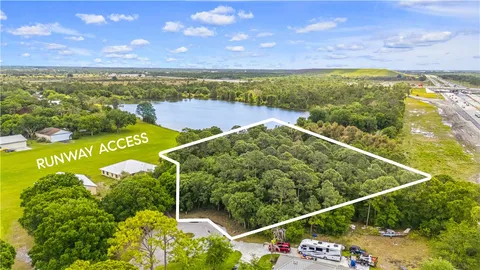 $199,999 | 525 Wright Circle, Vero Beach, FL 32968