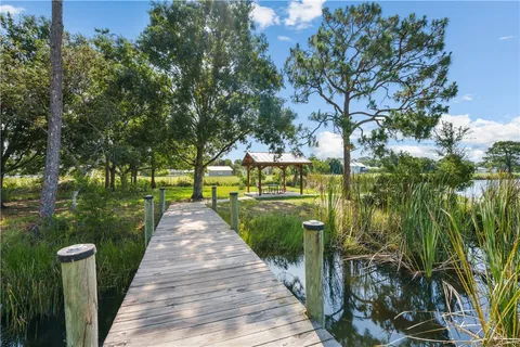 $199,999 | 525 Wright Circle, Vero Beach, FL 32968