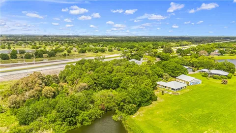 $199,999 | 525 Wright Circle, Vero Beach, FL 32968