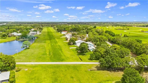 $199,999 | 525 Wright Circle, Vero Beach, FL 32968