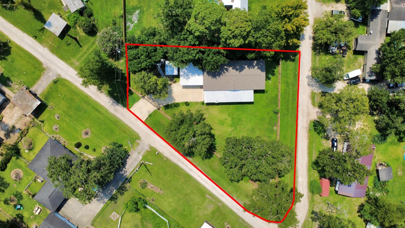 11844 Padok Road Houston, TX 77044 - Photo 37 of 41 a view of a garden with plants