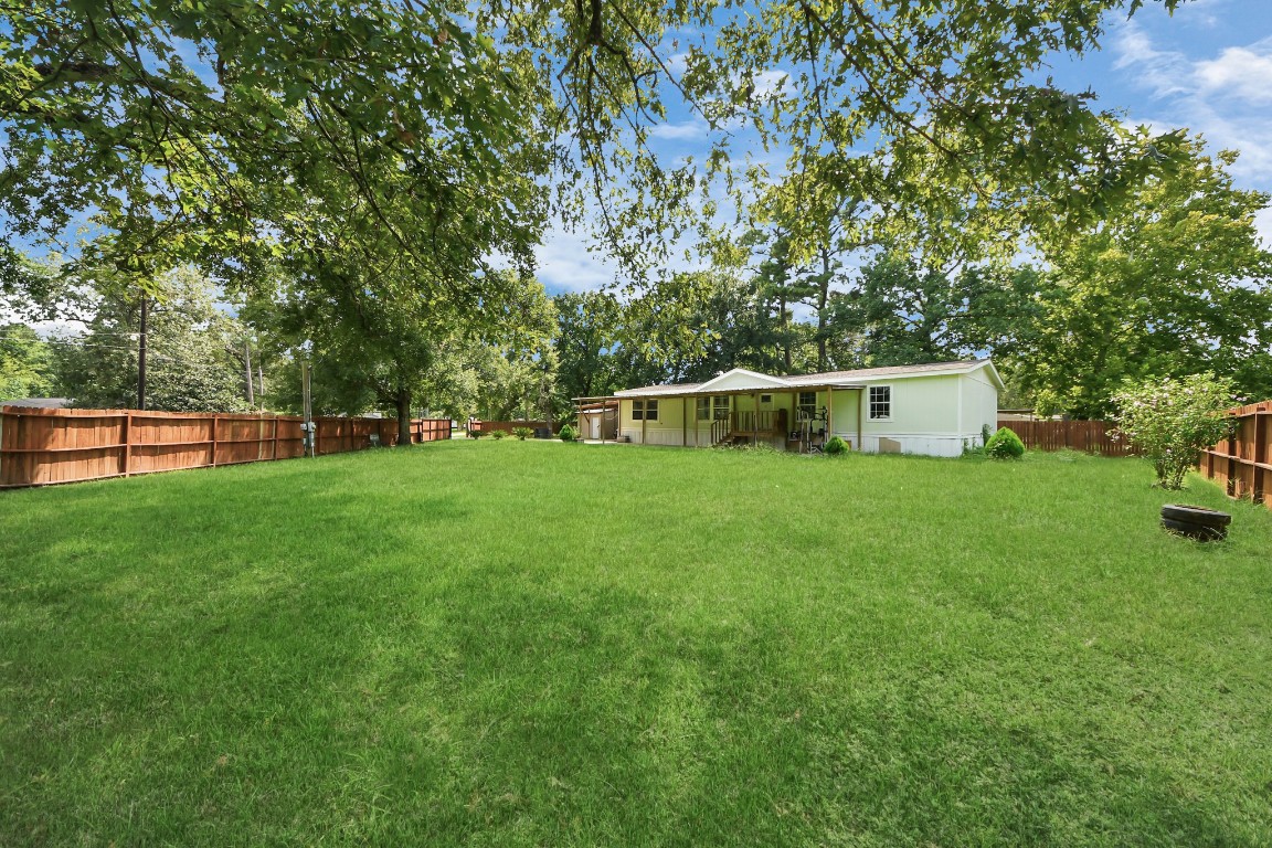 11844 Padok Road Houston, TX 77044 - Photo 10 of 41 a house view with a sitting space