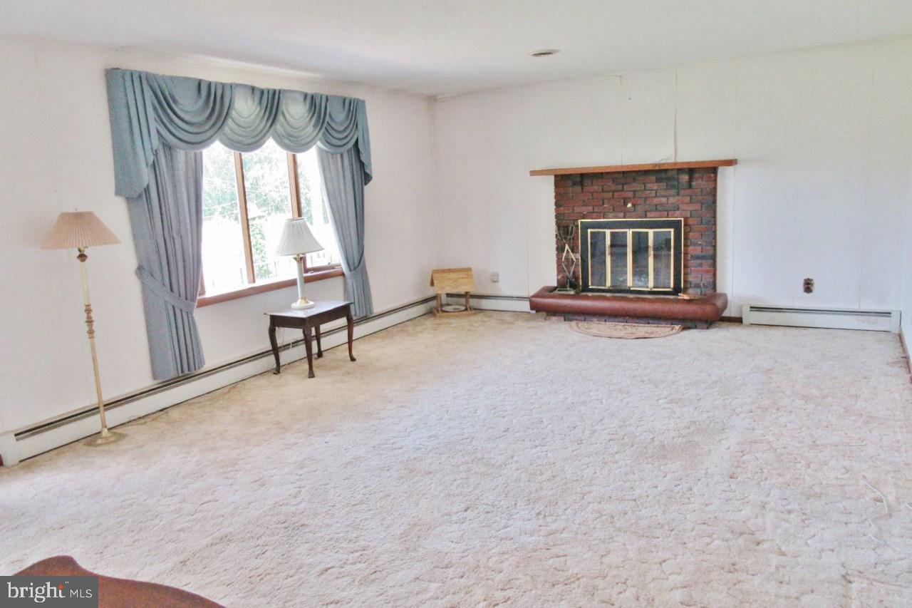 122 Branch Road Sewell, NJ 08080 - Photo 4 of 16