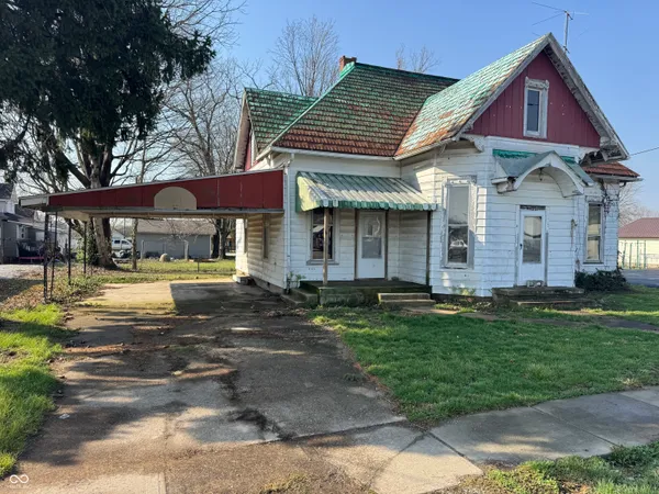 $77,000 | 4 West Water Street, Cloverdale, IN 46120
