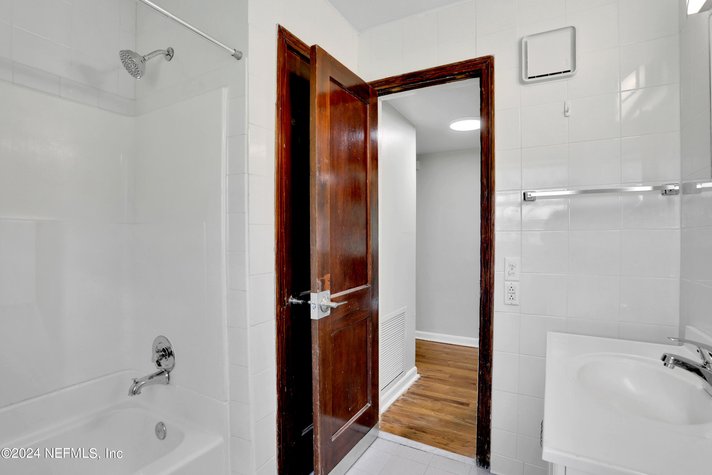 2776 Broward Road Jacksonville, FL 32218 - Photo 18 of 24 Shower in Bathroom