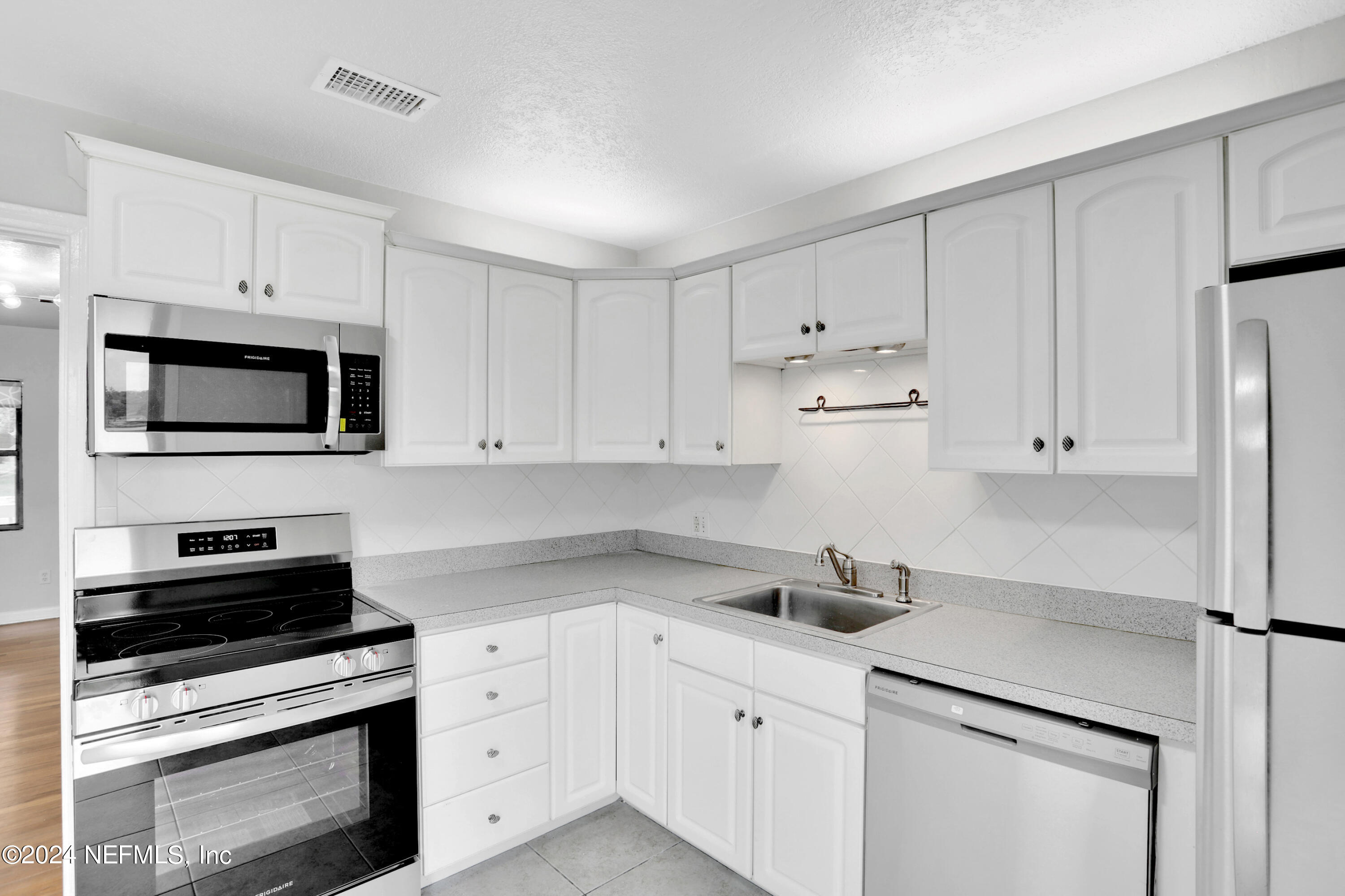 2776 Broward Road Jacksonville, FL 32218 - Photo 8 of 24 Closeup kitchen