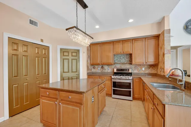 $4,700 | 3769 Victoria Road, West Palm Beach, FL 33411