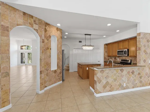 $4,700 | 3769 Victoria Road, West Palm Beach, FL 33411