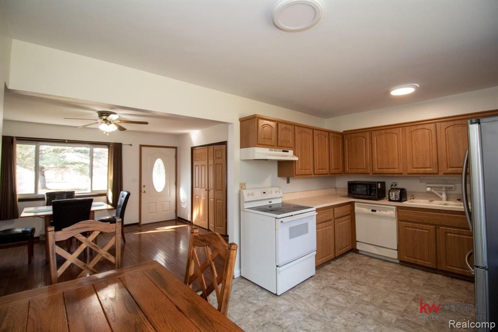 5032 Oak Hill Road Clarkston, MI 48348 - Photo 9 of 27 Gallery Image 9