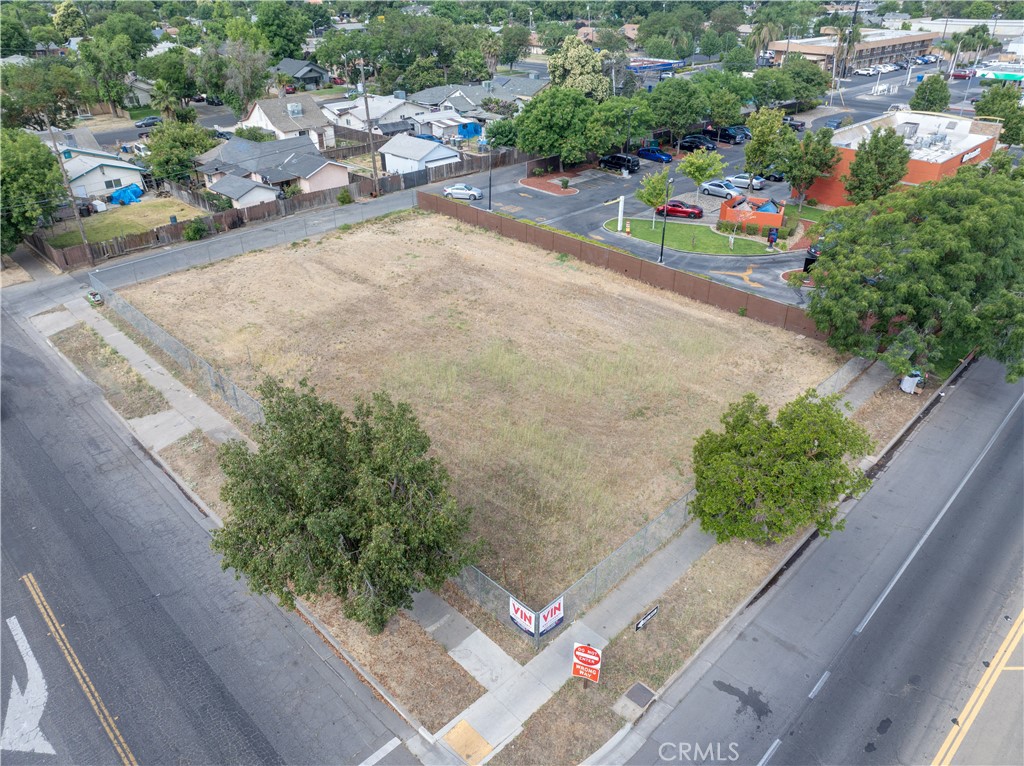 1004 West 13th Street Merced, CA 95341 - Photo 3 of 9