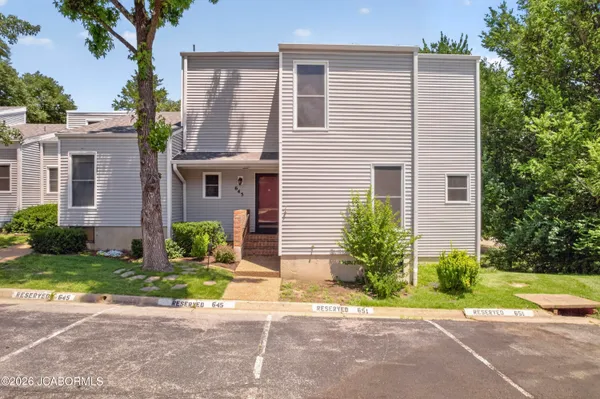 $289,900 | 645 Hiddenwood Court, Jefferson City, MO 65109