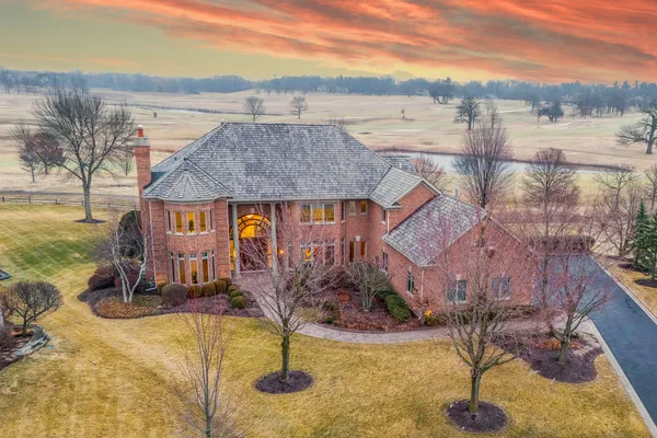 $1,200,000 | 1611 Burr Oak Drive, Libertyville, IL 60048