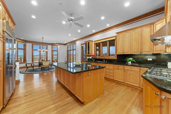 $1,200,000 | 1611 Burr Oak Drive, Libertyville, IL 60048