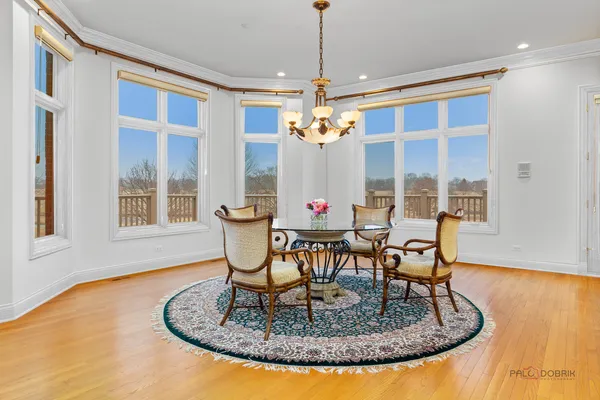 $1,200,000 | 1611 Burr Oak Drive, Libertyville, IL 60048