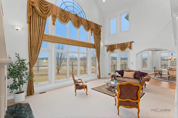 $1,200,000 | 1611 Burr Oak Drive, Libertyville, IL 60048